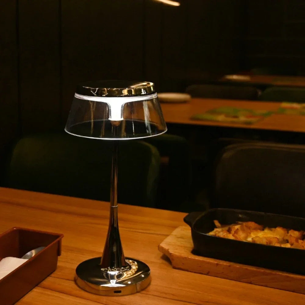 Lámpara de mesa con pantalla de acrílico translúcido, inalámbrica, recargable, regulable y con base metálica