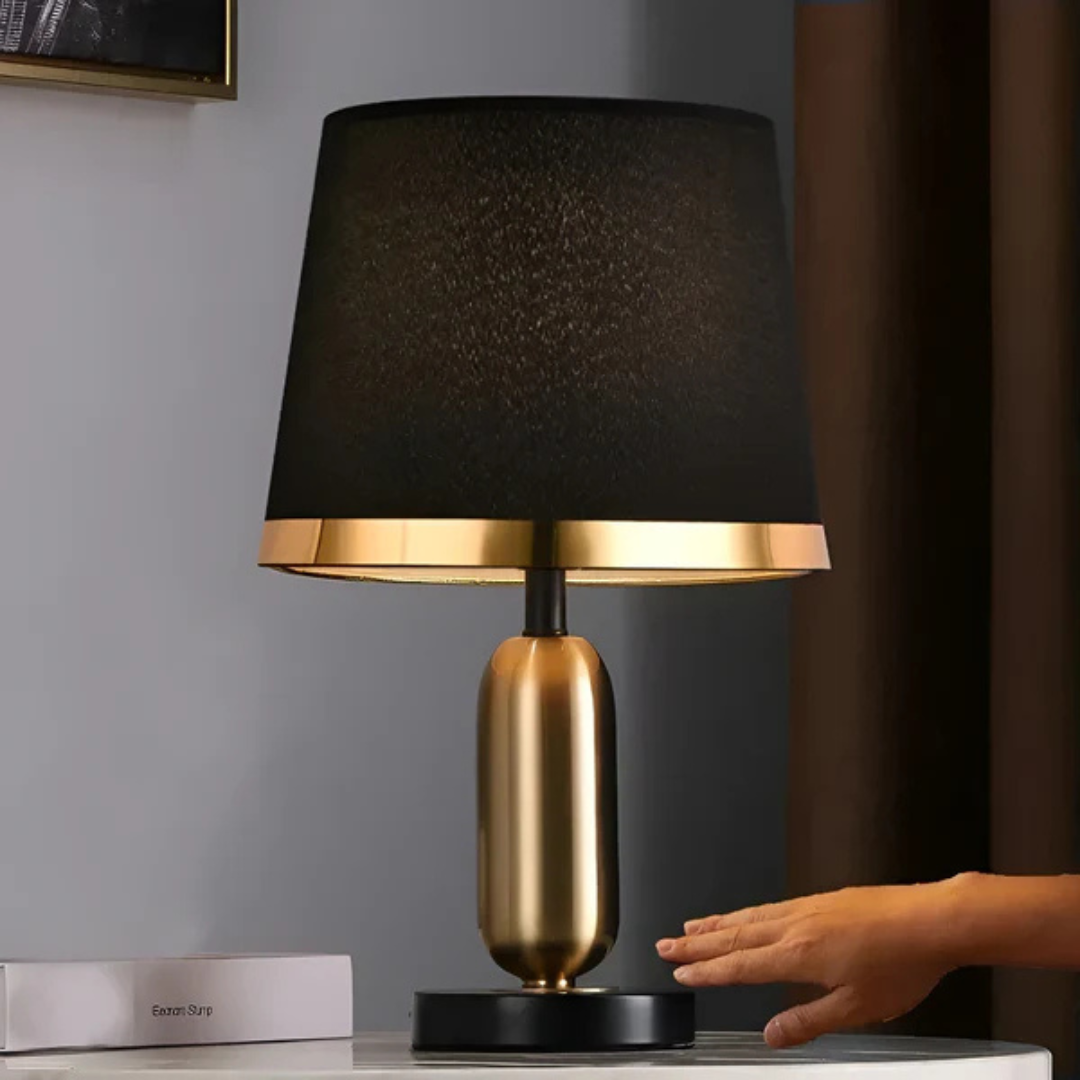 Lámpara de mesa decorativa retro vintage con pantalla de tela y base metálica
