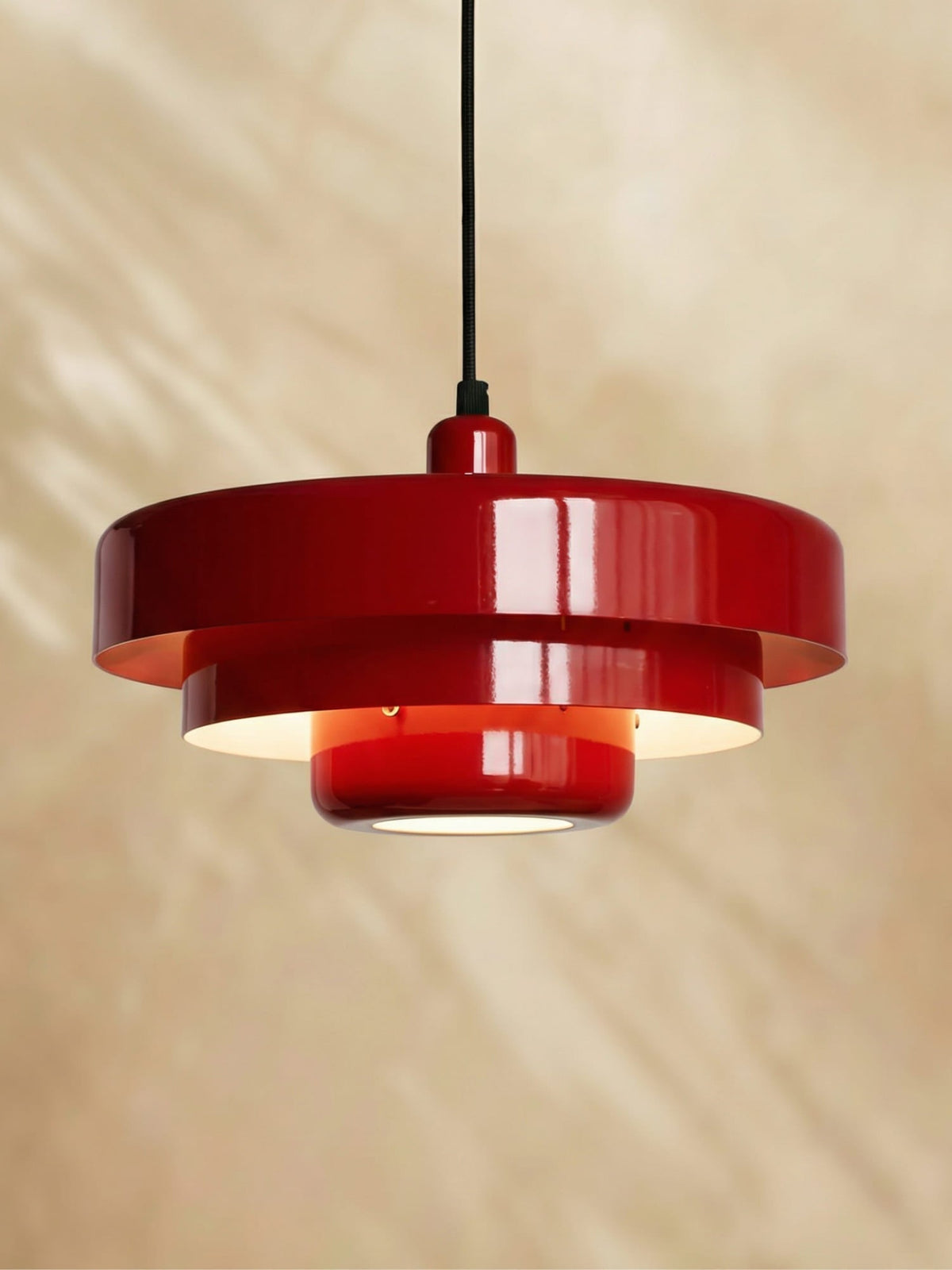 Lámpara colgante retro de metal inspirada en la Bauhaus con montaje por succión