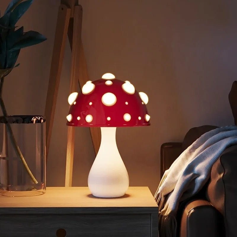 Lámpara de mesa escultórica con forma de cúpula de hongo amanita, recargable y regulable