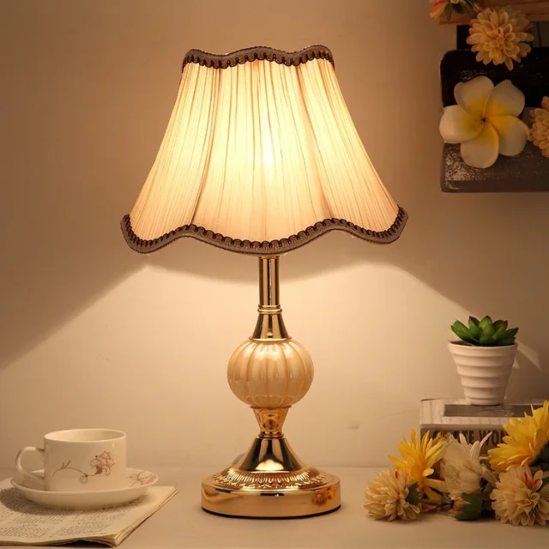 Lámpara de mesa escandinava de noche vintage con pantalla de tela floral