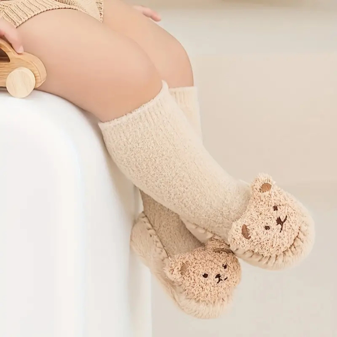 Calcetines tipo zapatilla infantiles suaves y mullidos con diseño de oso, fáciles de poner