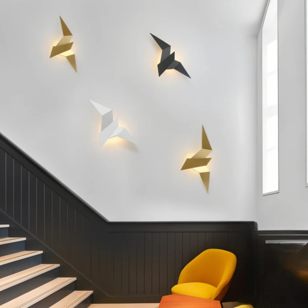 Aplique de pared moderno escultórico de metal inspirado en el origami