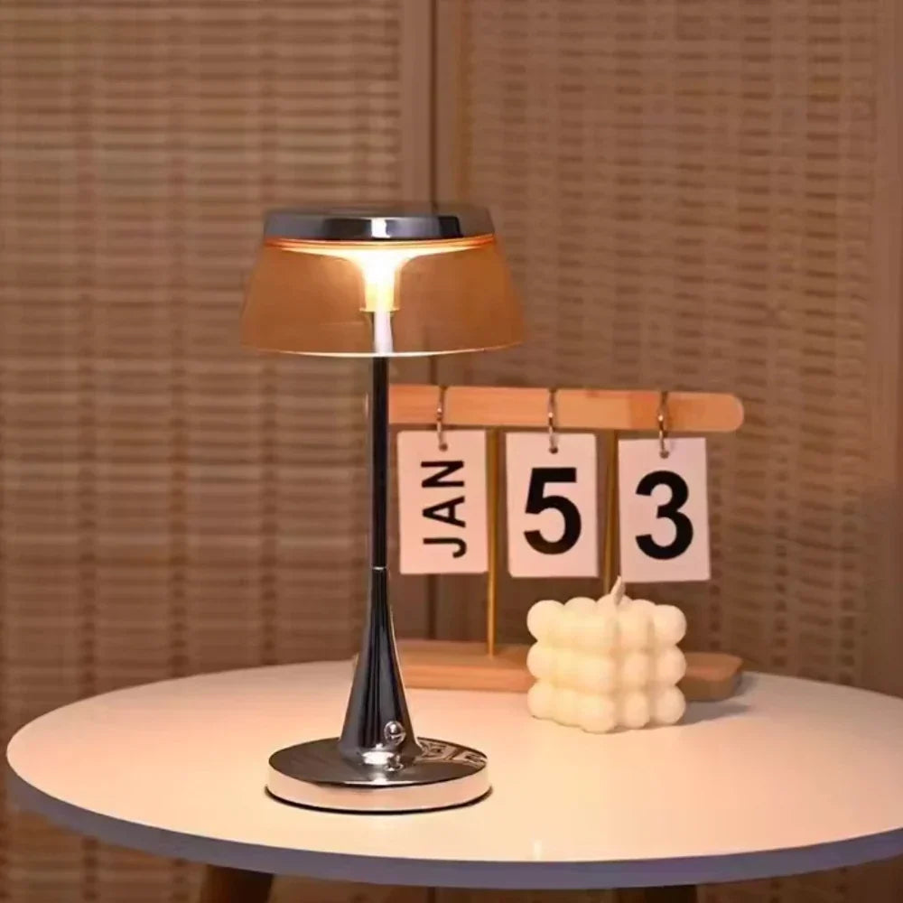 Lámpara de mesa con pantalla de acrílico translúcido, inalámbrica, recargable, regulable y con base metálica