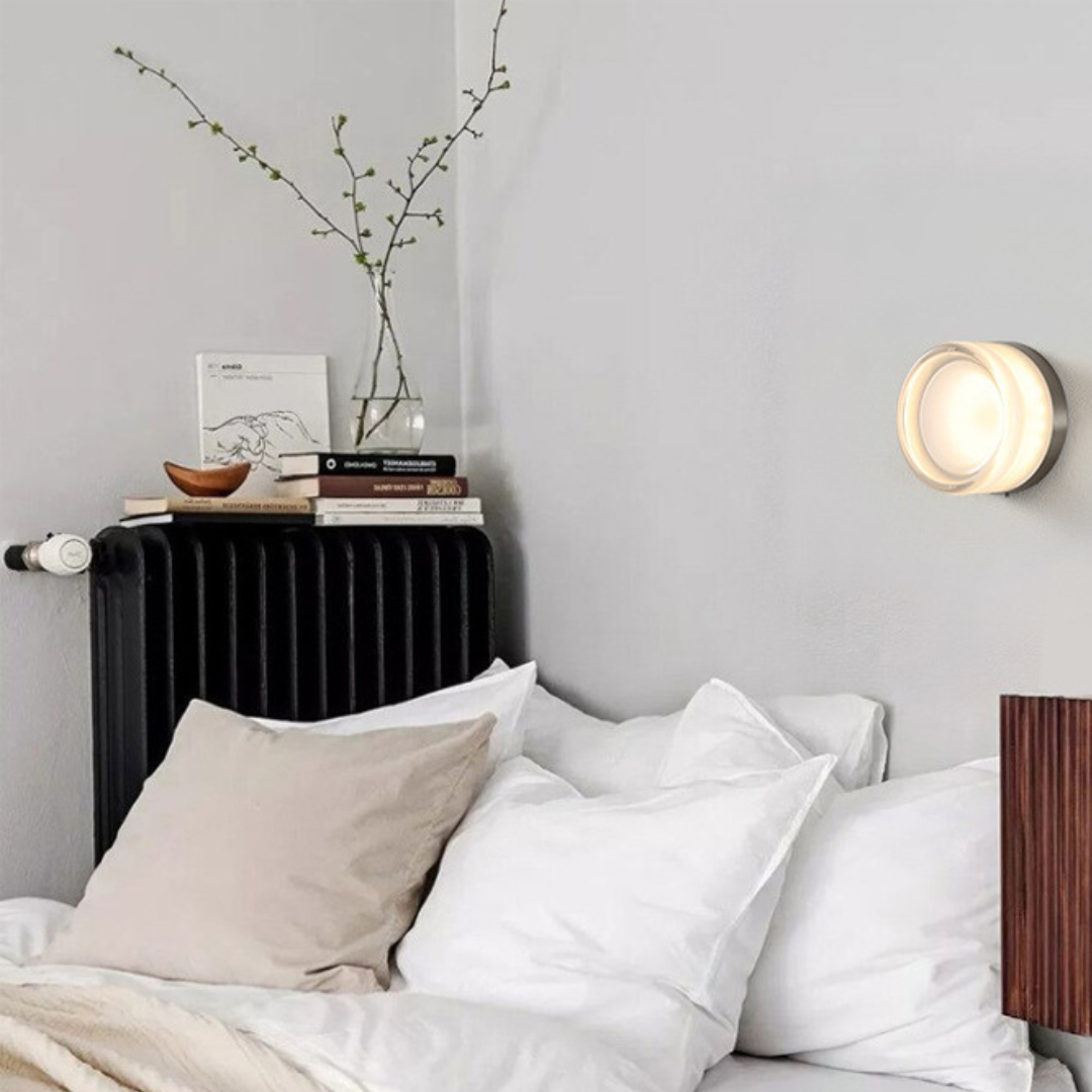 Aplique de pared moderno de metal y vidrio con tono ajustable