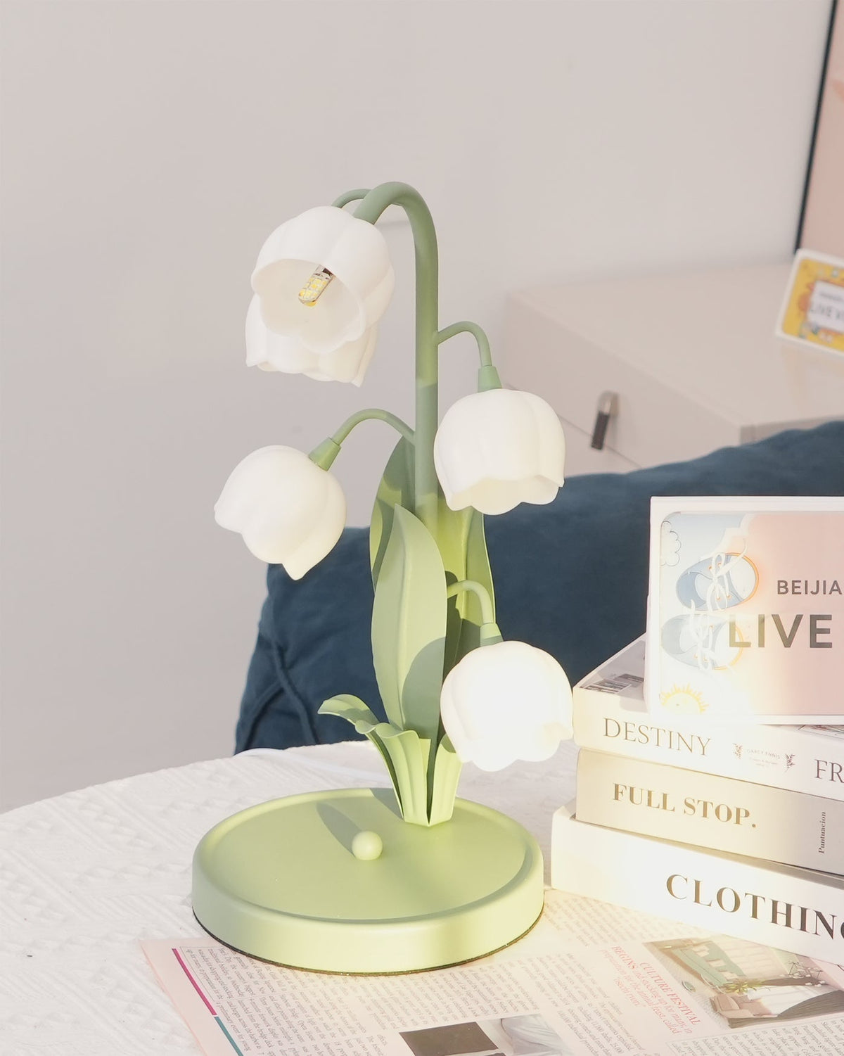 Lámpara de mesa floral con forma de tulipán y flor de orquídea