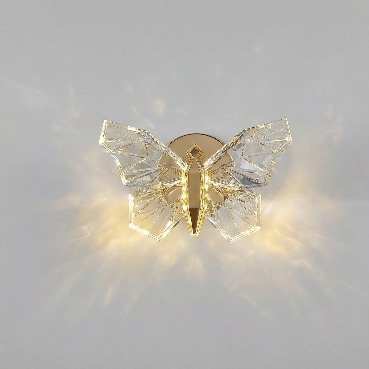 Lámpara de pared escultórica de acrílico con silueta de mariposa y luz ascendente y descendente