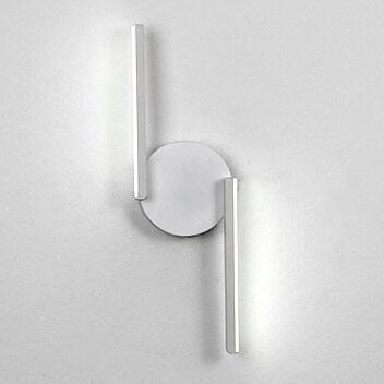 Aplique de pared minimalista con silueta de arco curvo y resplandor de halo