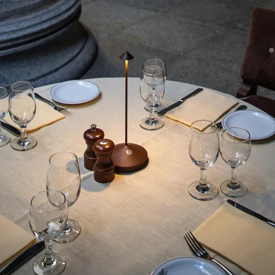 Lámpara de mesa impermeable, inalámbrica, recargable y regulable para interiores y exteriores