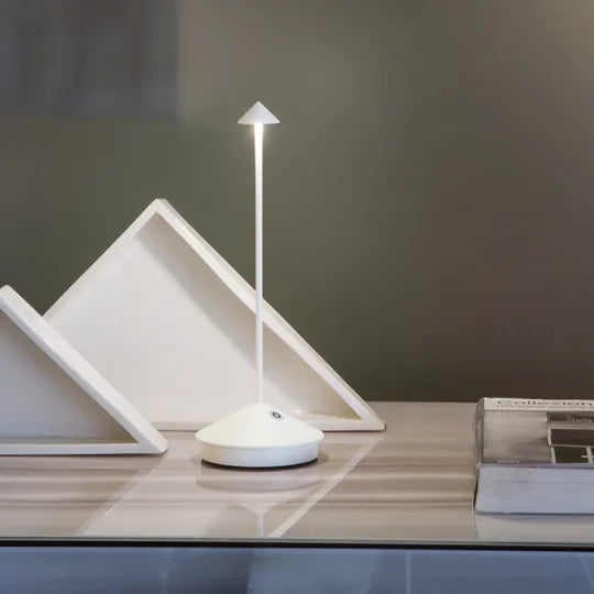 Lámpara de mesa impermeable, inalámbrica, recargable y regulable para interiores y exteriores