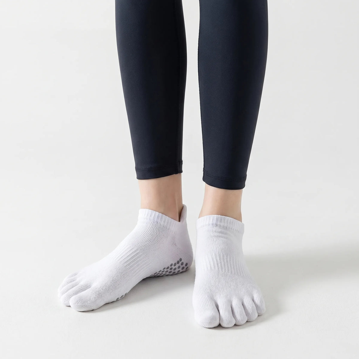 Calcetines de yoga de cinco dedos, bajos, con puño acanalado y agarre punteado