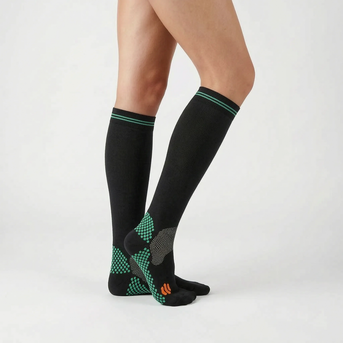 Calcetines deportivos de compresión hasta la rodilla, con tejido por zonas y parte superior acanalada