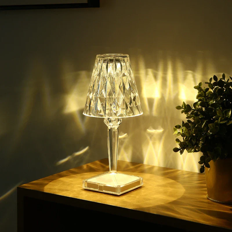 Lámpara de mesa decorativa con efecto cristalino brillante y luz cálida