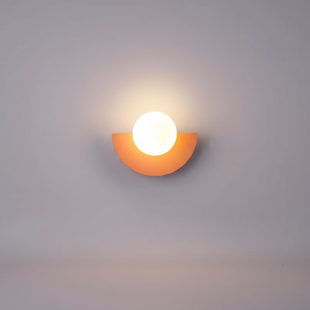 Aplique de pared minimalista ambiental con carcasa metálica en forma de media luna