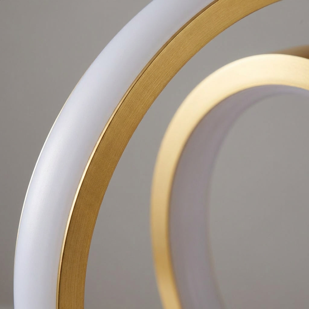 Lámpara de mesa USB compacta con base regulable y silueta de aro circular