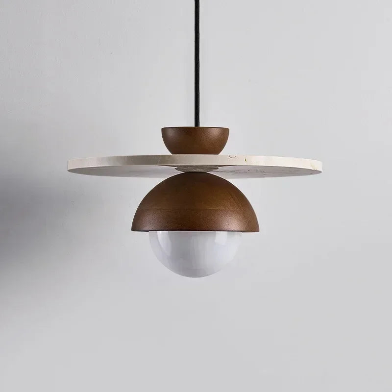 Lámpara colgante escandinava con cúpula de madera de nogal y piedra