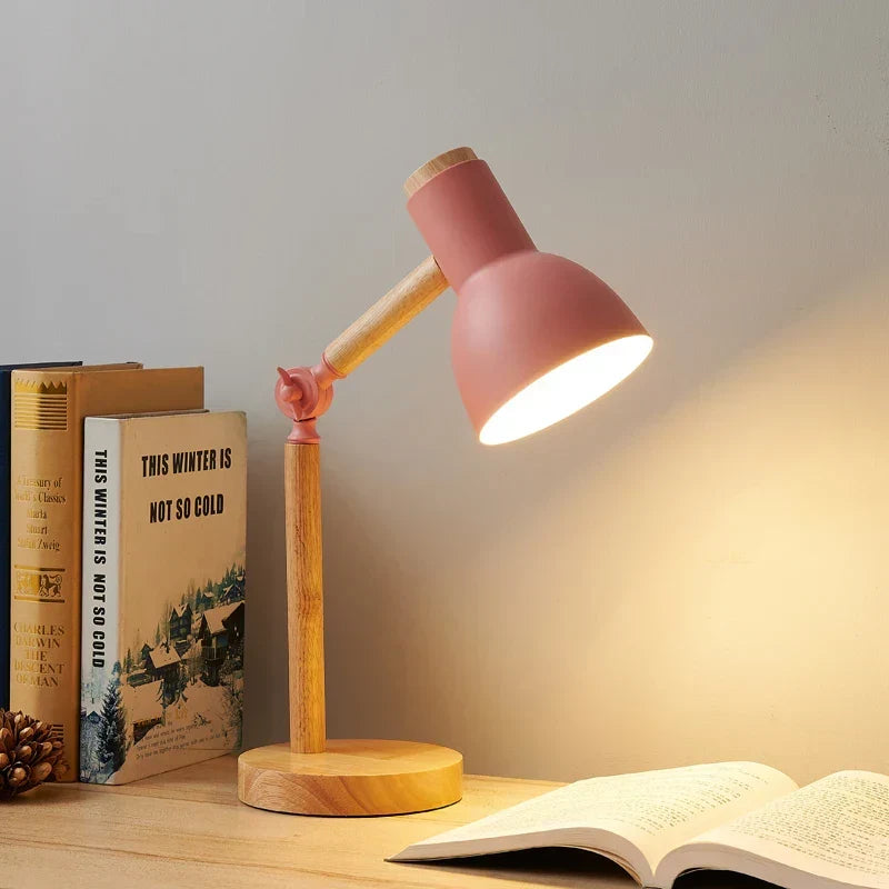 Lámpara de mesa nórdica con base de madera, regulable y respetuosa con la vista