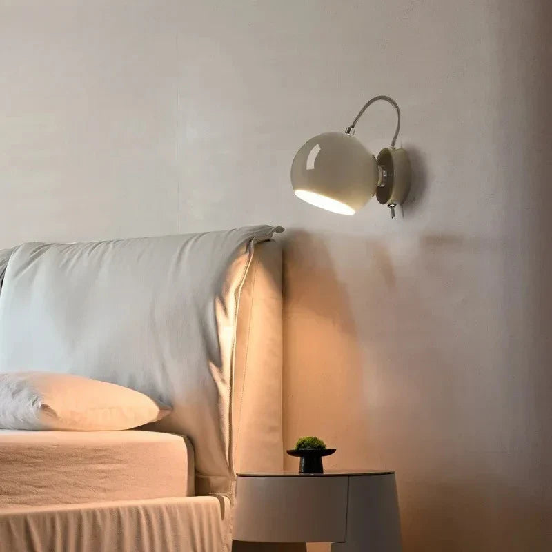 Aplique de pared nórdico minimalista con cúpula giratoria