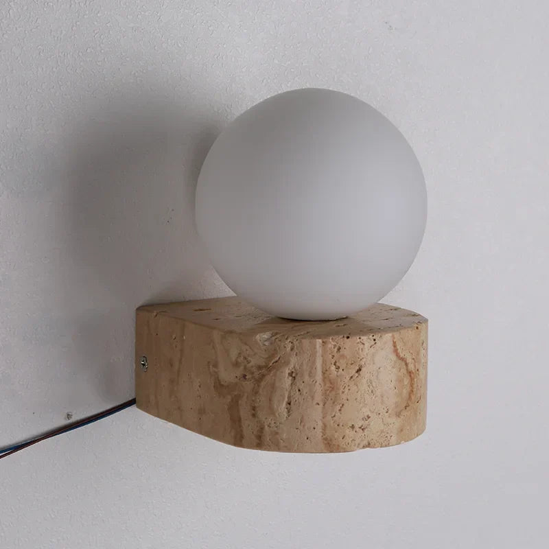 Aplique de pared japonés minimalista escultórico de piedra travertino y vidrio esmerilado