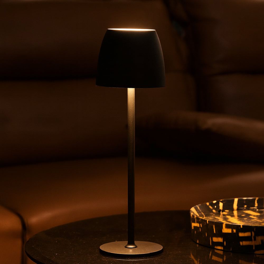 Lámpara de mesa de interior y exterior con silueta delgada minimalista, inalámbrica, recargable y regulable