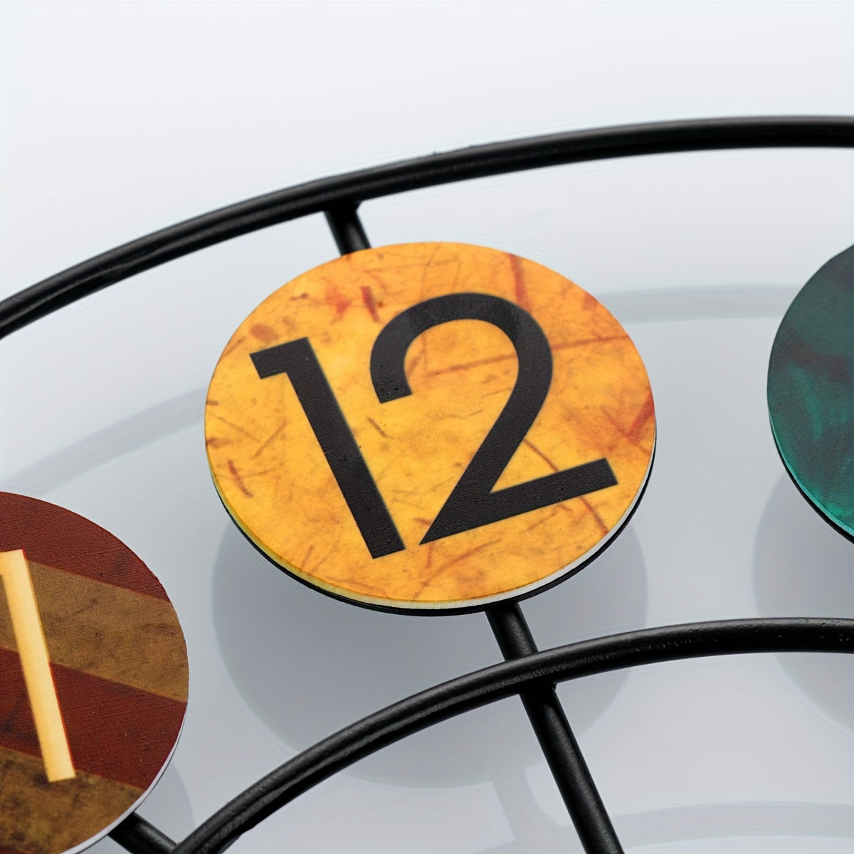 Reloj de pared metálico retro con marco redondo de hierro