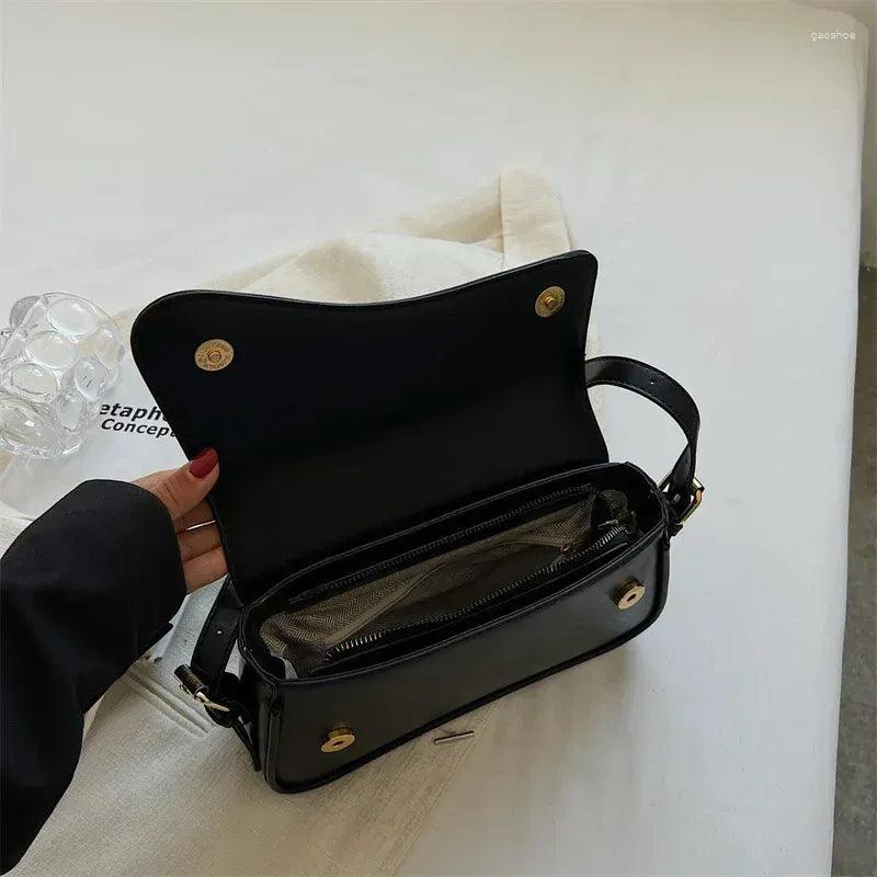 Elegante bolso de hombro compacto y resistente para mujer con cierre magnético