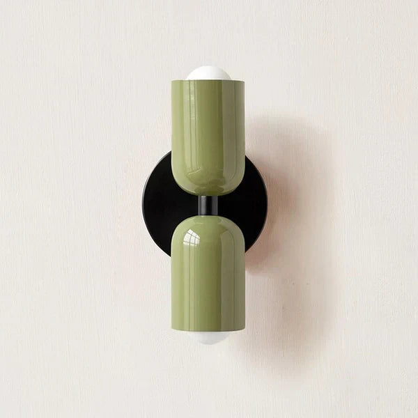 Lámpara de pared de resina y metal con dos cabezales ajustables