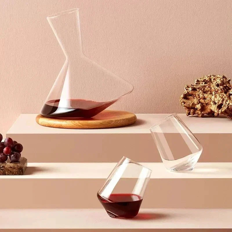 Decantador de vino de vidrio angular giratorio con base de madera
