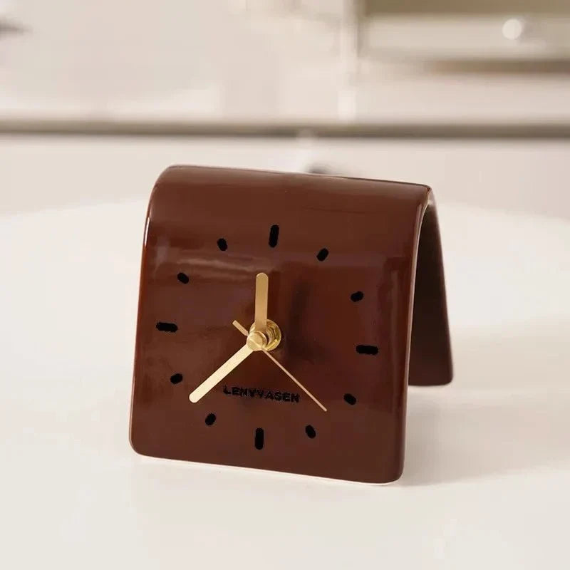 Reloj de mesa de cuarzo silencioso de cerámica con silueta arqueada