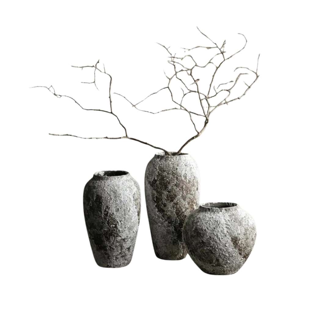 Jarrón decorativo minimalista de cerámica con acabado pétreo para la sala de estar