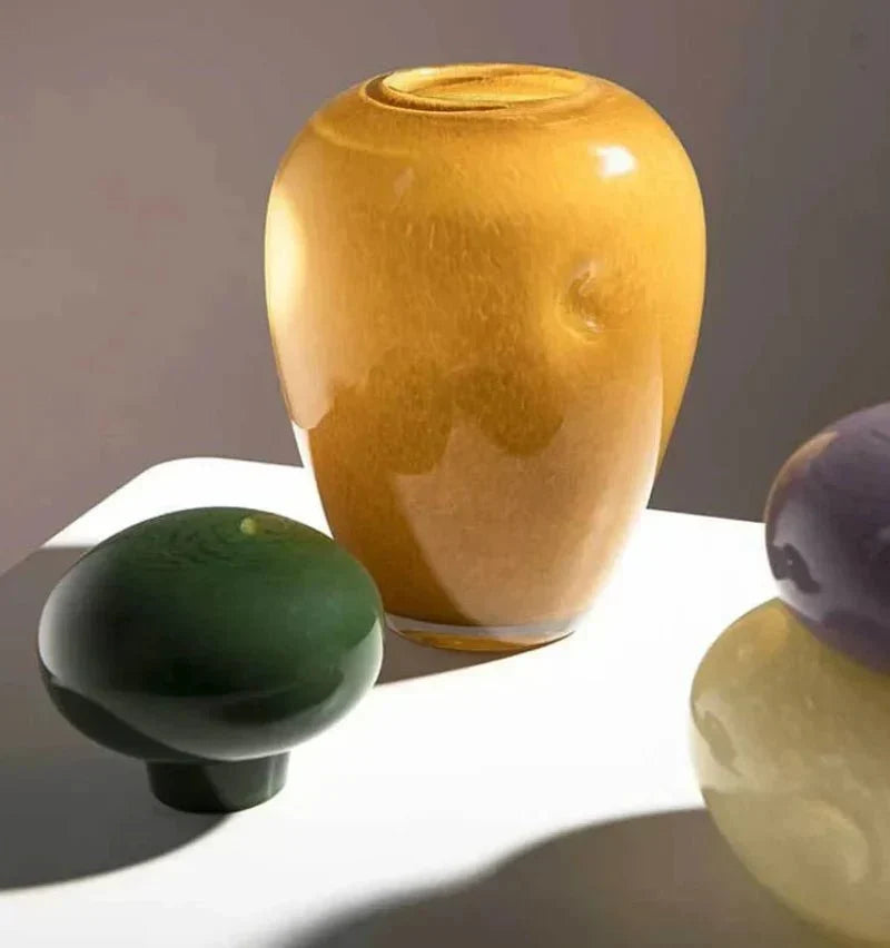 Jarrón de flores elíptico de vidrio brillante con tapa de guijarro