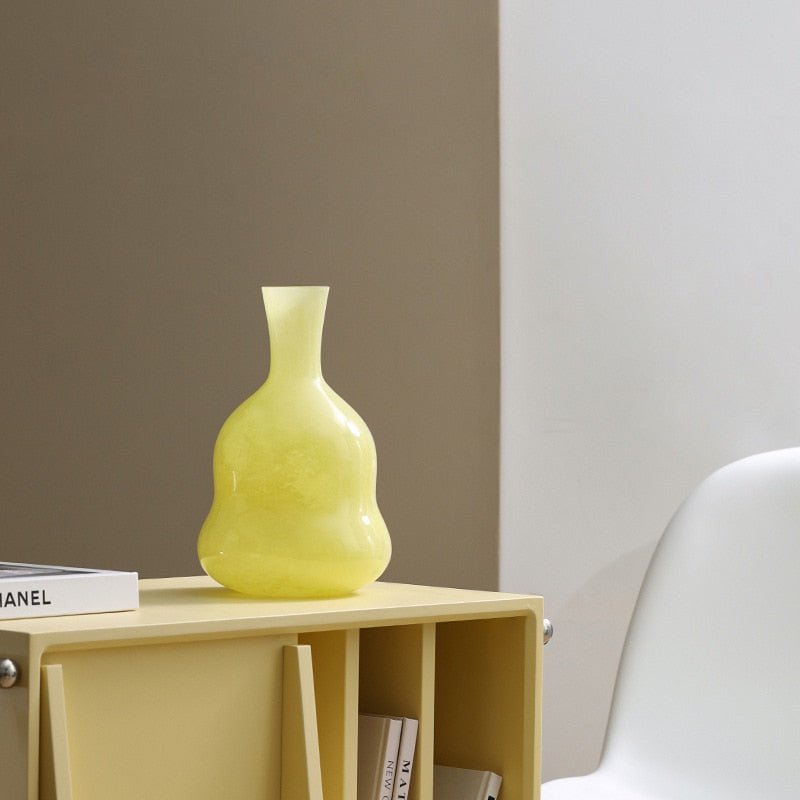 Jarrón decorativo de flores de vidrio de Murano soplado a mano con silueta escultórica