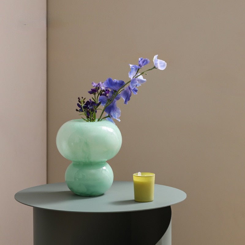 Jarrón decorativo de flores de vidrio de Murano soplado a mano con silueta escultórica