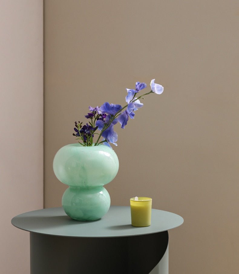 Jarrón decorativo de flores de vidrio de Murano soplado a mano con silueta escultórica