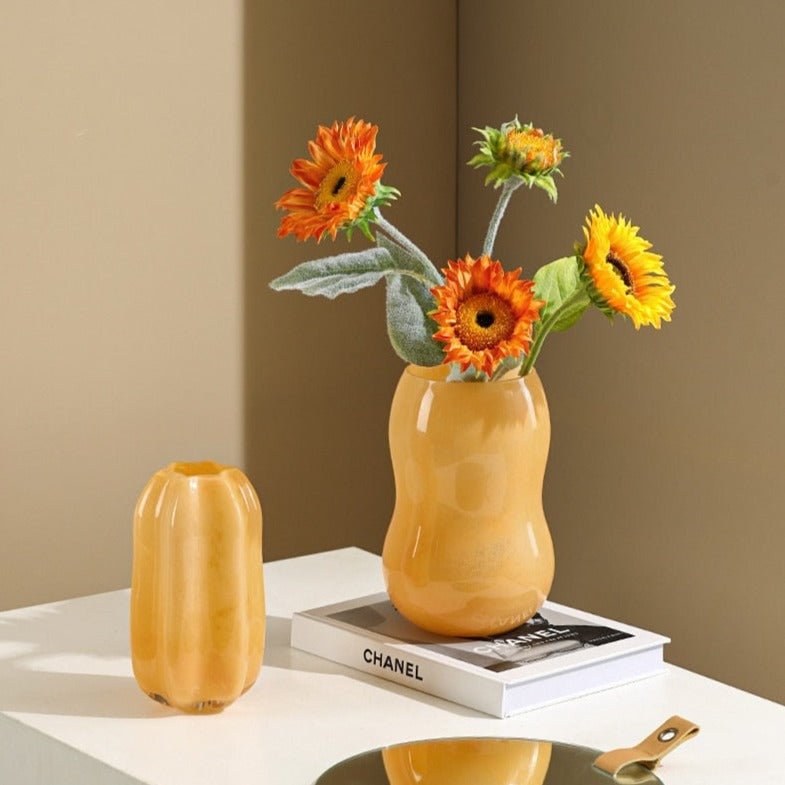Jarrón decorativo de flores de vidrio de Murano soplado a mano con silueta escultórica
