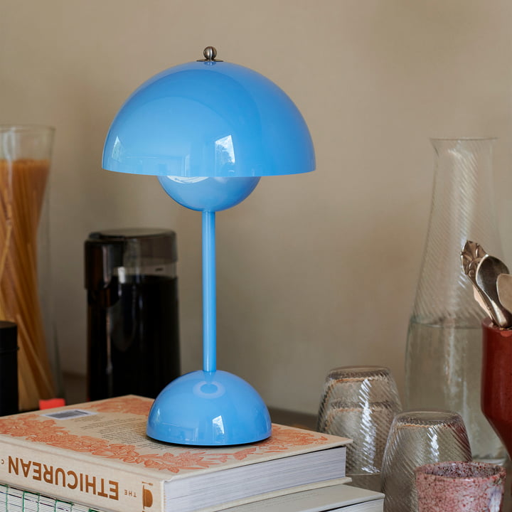 Lámpara de mesa inalámbrica recargable y regulable con forma de esfera