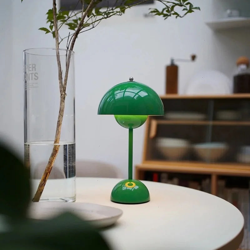 Lámpara de mesa inalámbrica recargable y regulable con forma de esfera