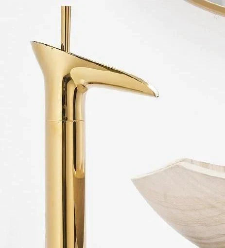 Grifo de baño vintage con salida de agua en cascada y un solo orificio