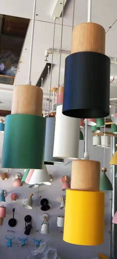 Lámpara colgante minimalista cilíndrica de aluminio con cable ajustable
