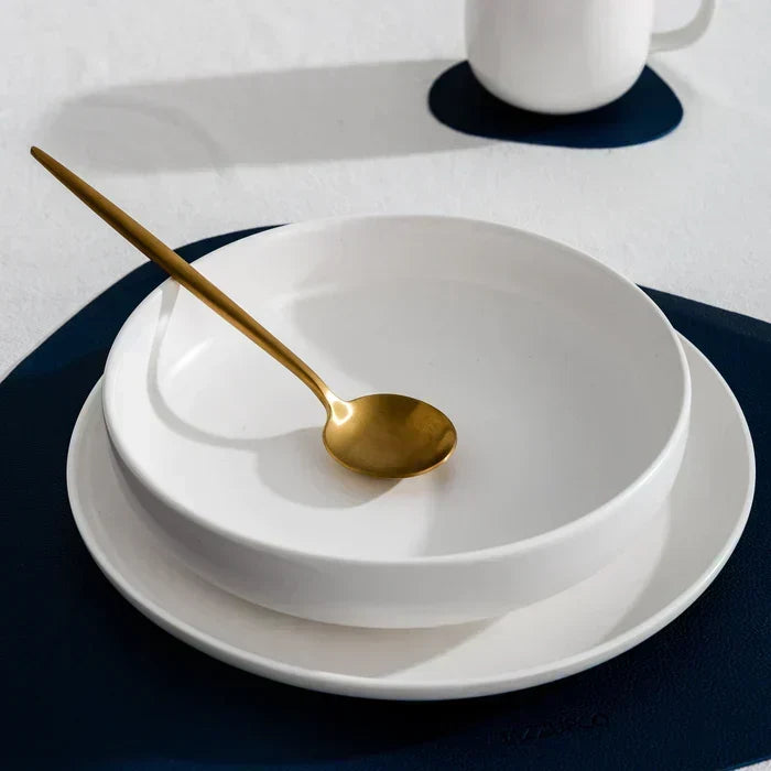 Set de cubiertos modernos y minimalistas de acero inoxidable
