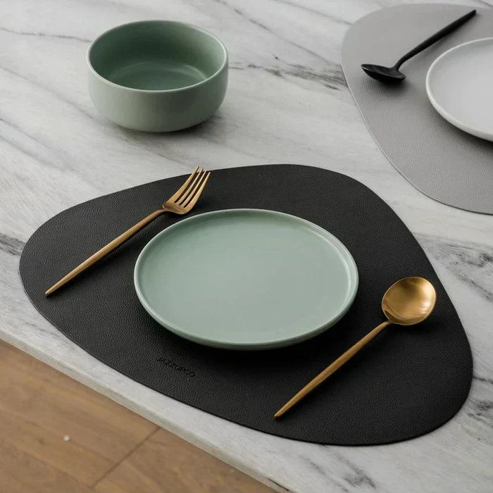 Set de cubiertos modernos y minimalistas de acero inoxidable