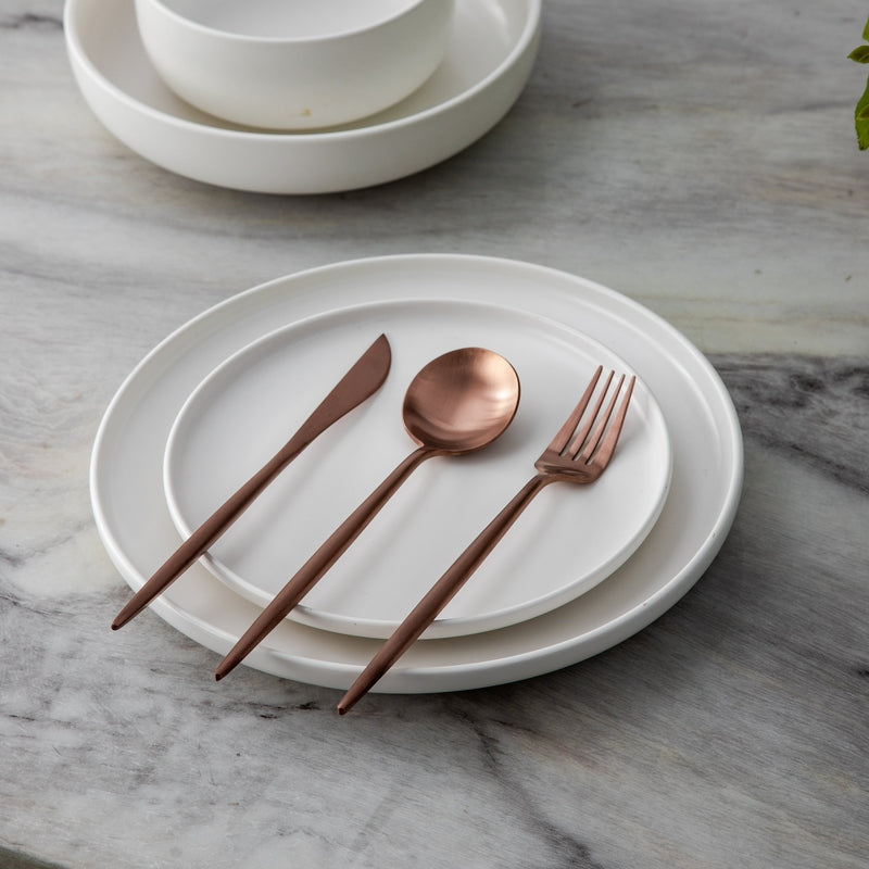 Set de cubiertos modernos y minimalistas de acero inoxidable