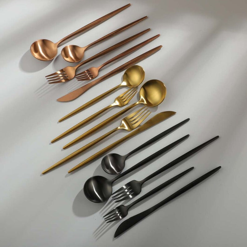 Set de cubiertos modernos y minimalistas de acero inoxidable