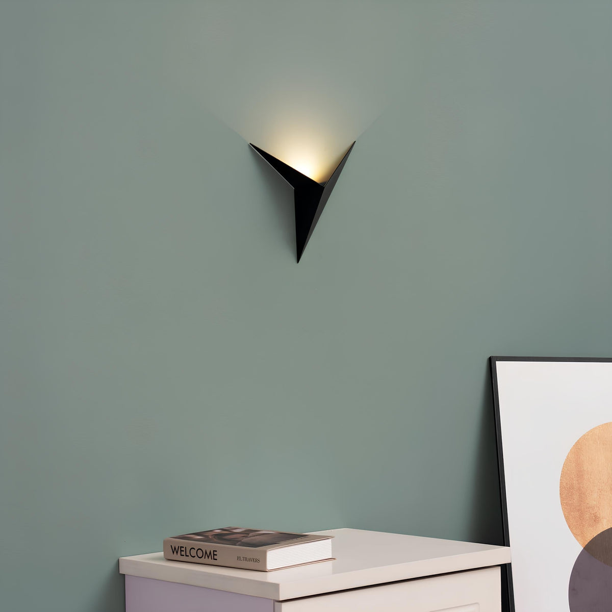 Lámpara de pared interior nórdica minimalista triangular de hierro para escaleras