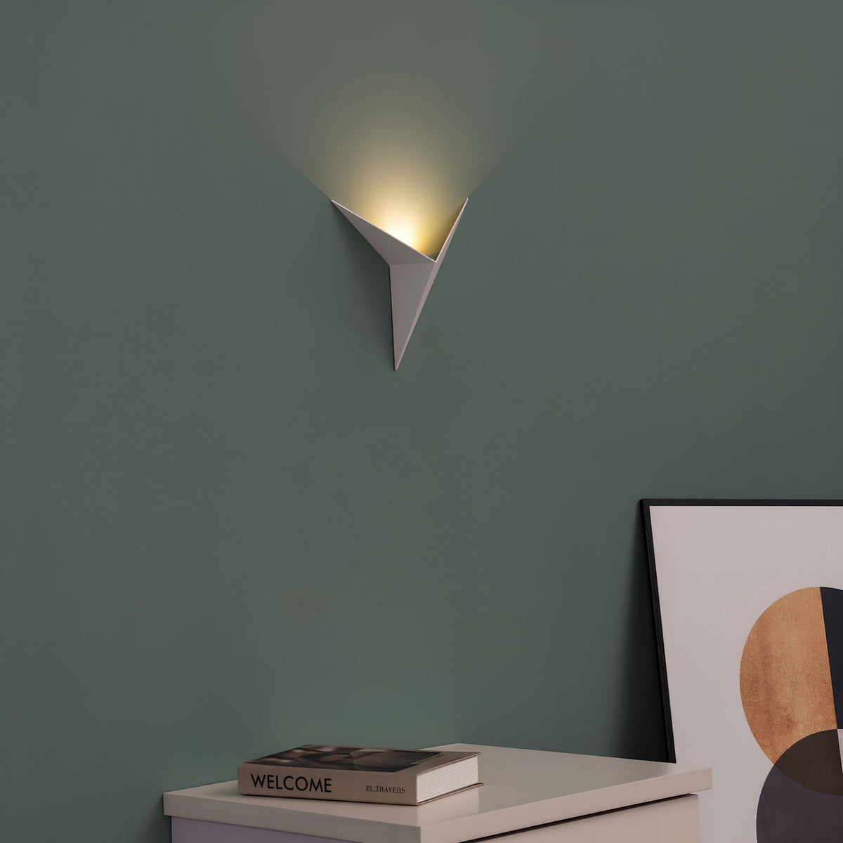 Lámpara de pared interior nórdica minimalista triangular de hierro para escaleras