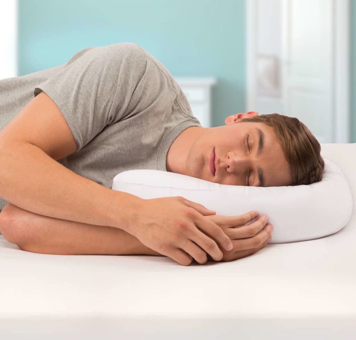 Almohada ortopédica ergonómica con abertura para las orejas, refrigeración por microesferas de aire