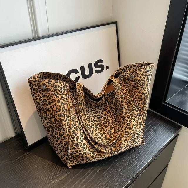 Bolso tote de hombro extragrande de lona con estampado de leopardo y gran capacidad