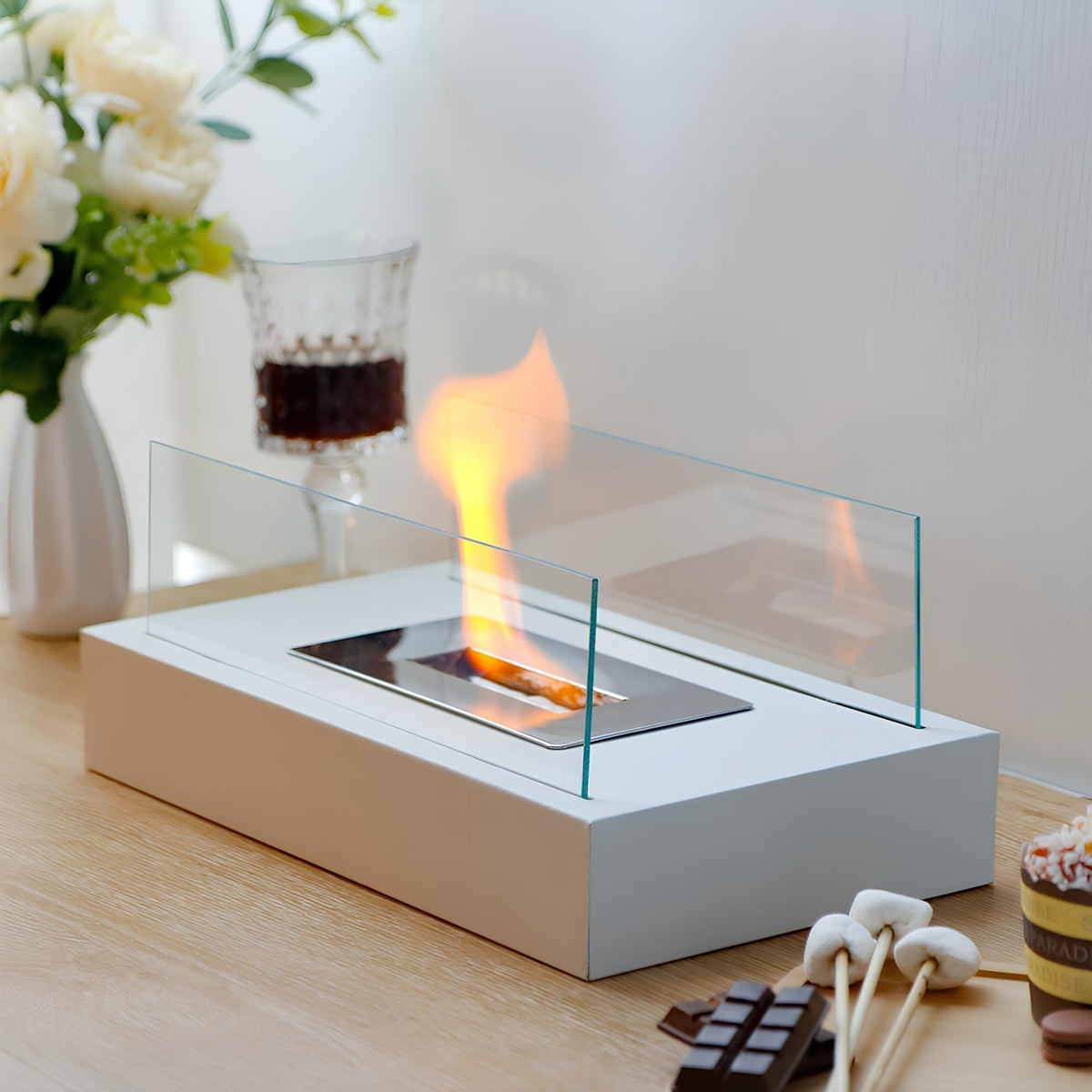 Lámpara de mesa con chimenea portátil, vidrio rectangular y base metálica para pared