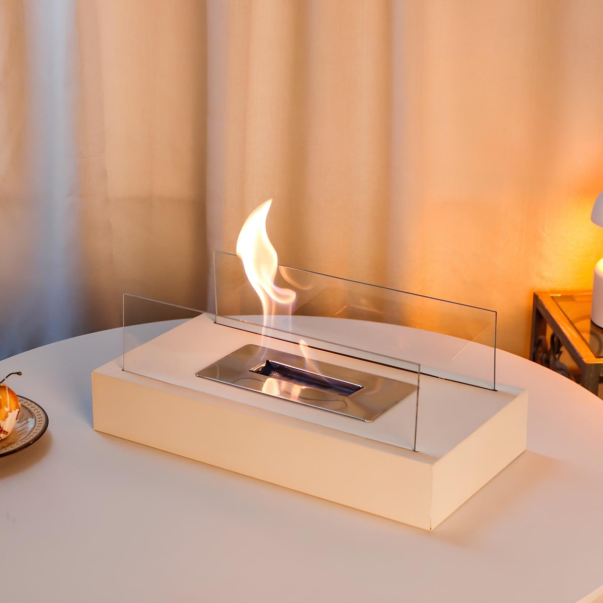 Lámpara de mesa con chimenea portátil, vidrio rectangular y base metálica para pared