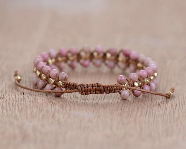 Pulsera ajustable de cuentas de rodonita hecha a mano con corazón del chakra
